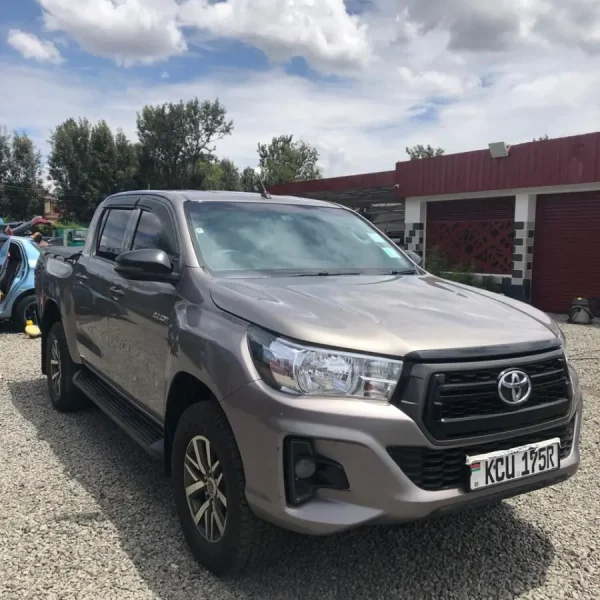 TOYOTA HILUX DOUBLECAB 2019 EXT 6